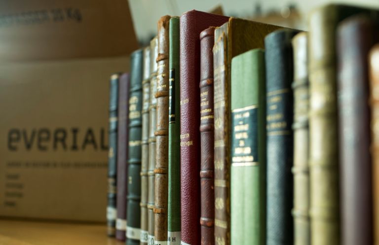 archivage et gestion de documents anciens et photographies d'entreprise